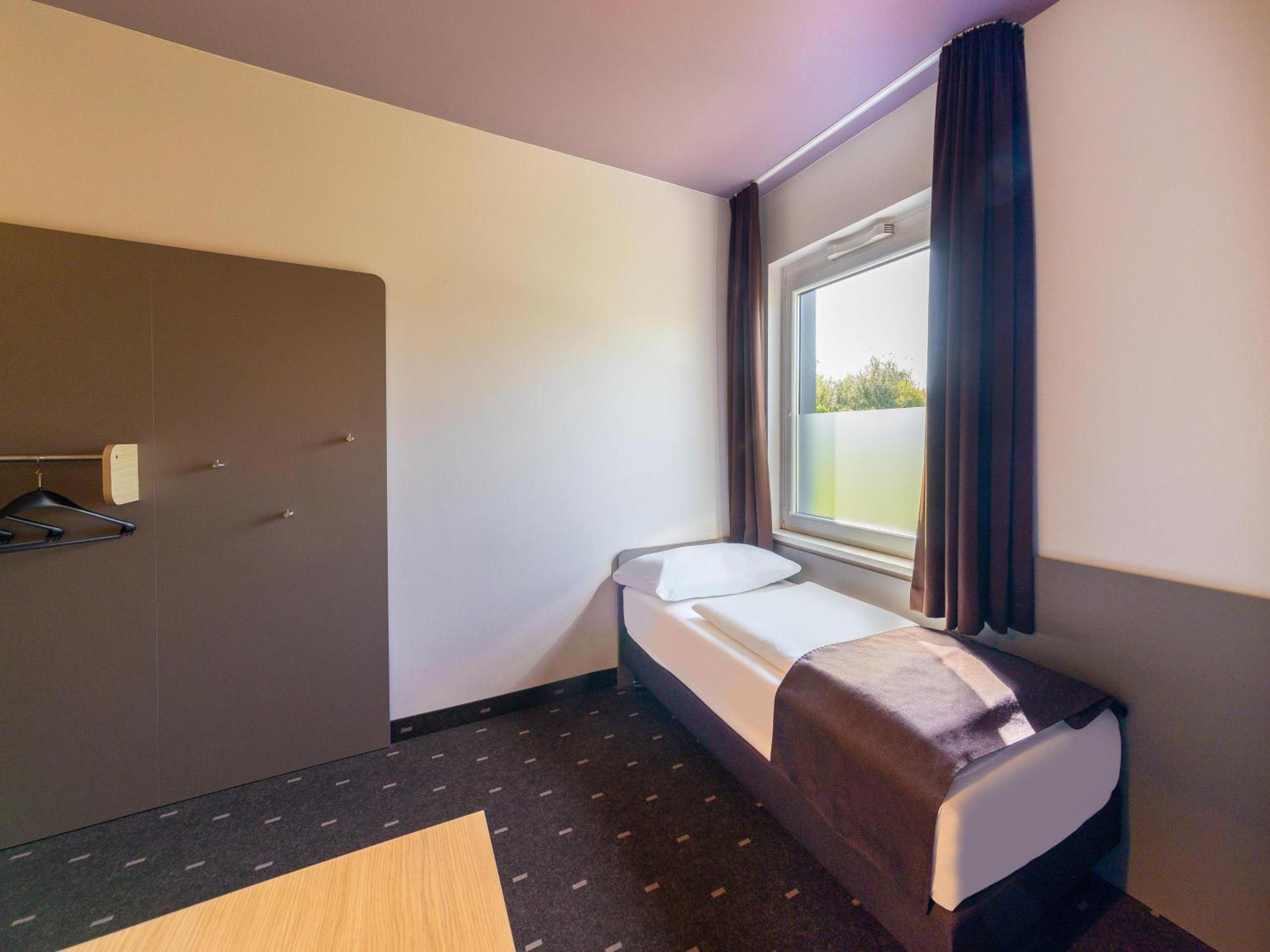 B&B Hotel Duesseldorf-Airport ภายนอก รูปภาพ