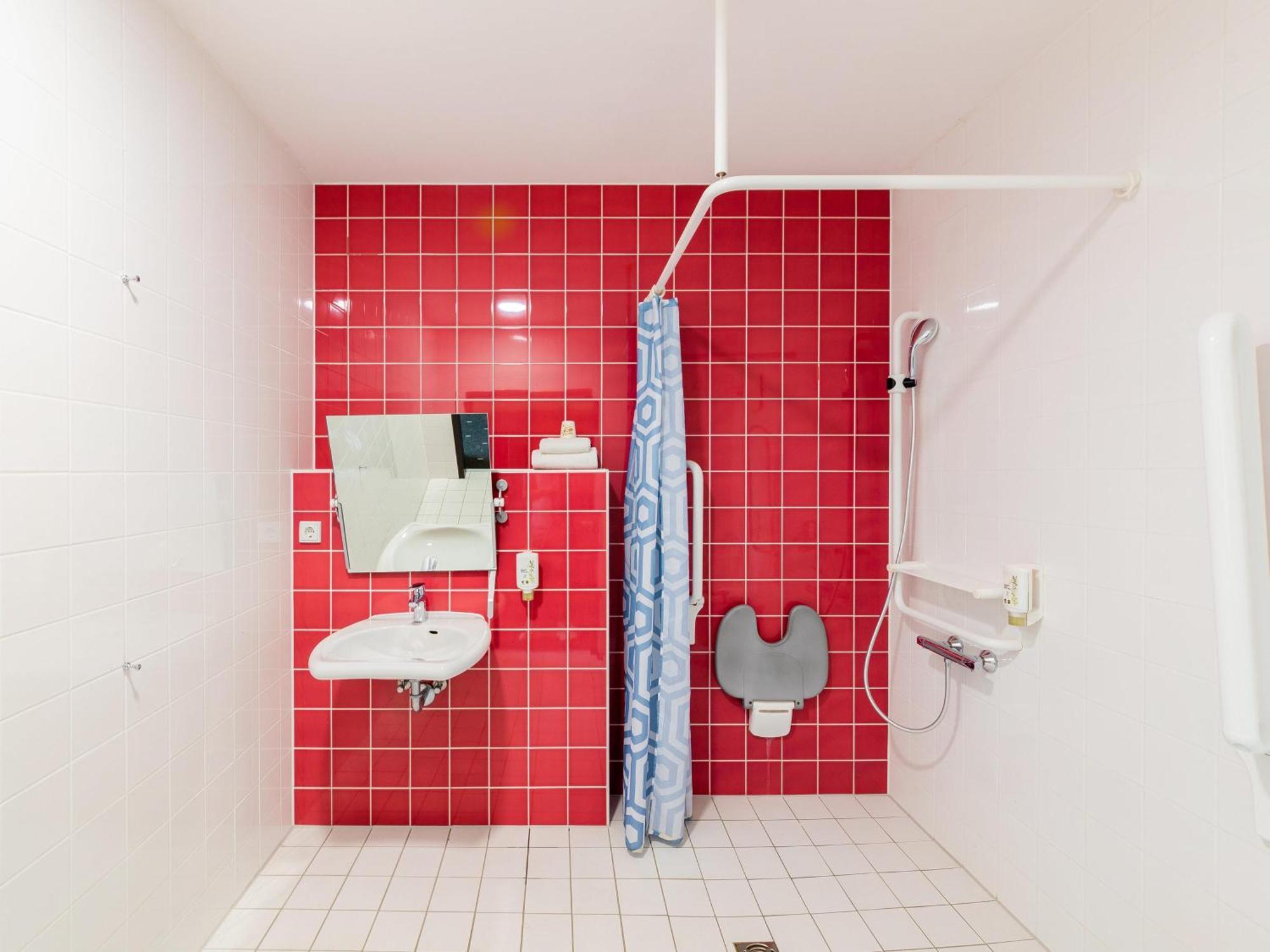B&B Hotel Duesseldorf-Airport ภายนอก รูปภาพ